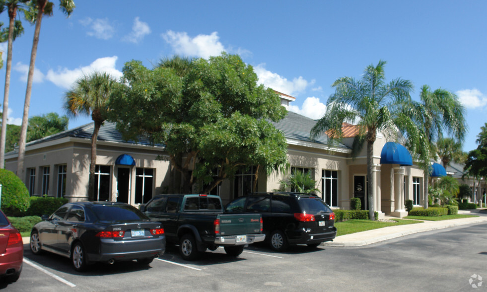 860 111th Ave N, Naples, FL for lease - Building Photo - Image 2 of 5