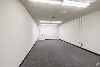 611 S Catalina St, Los Angeles, CA for lease Building Photo- Image 1 of 2