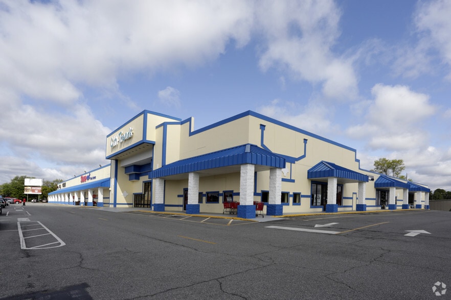 1711-1725 Knight Ave, Waycross, GA for sale - Primary Photo - Image 1 of 1