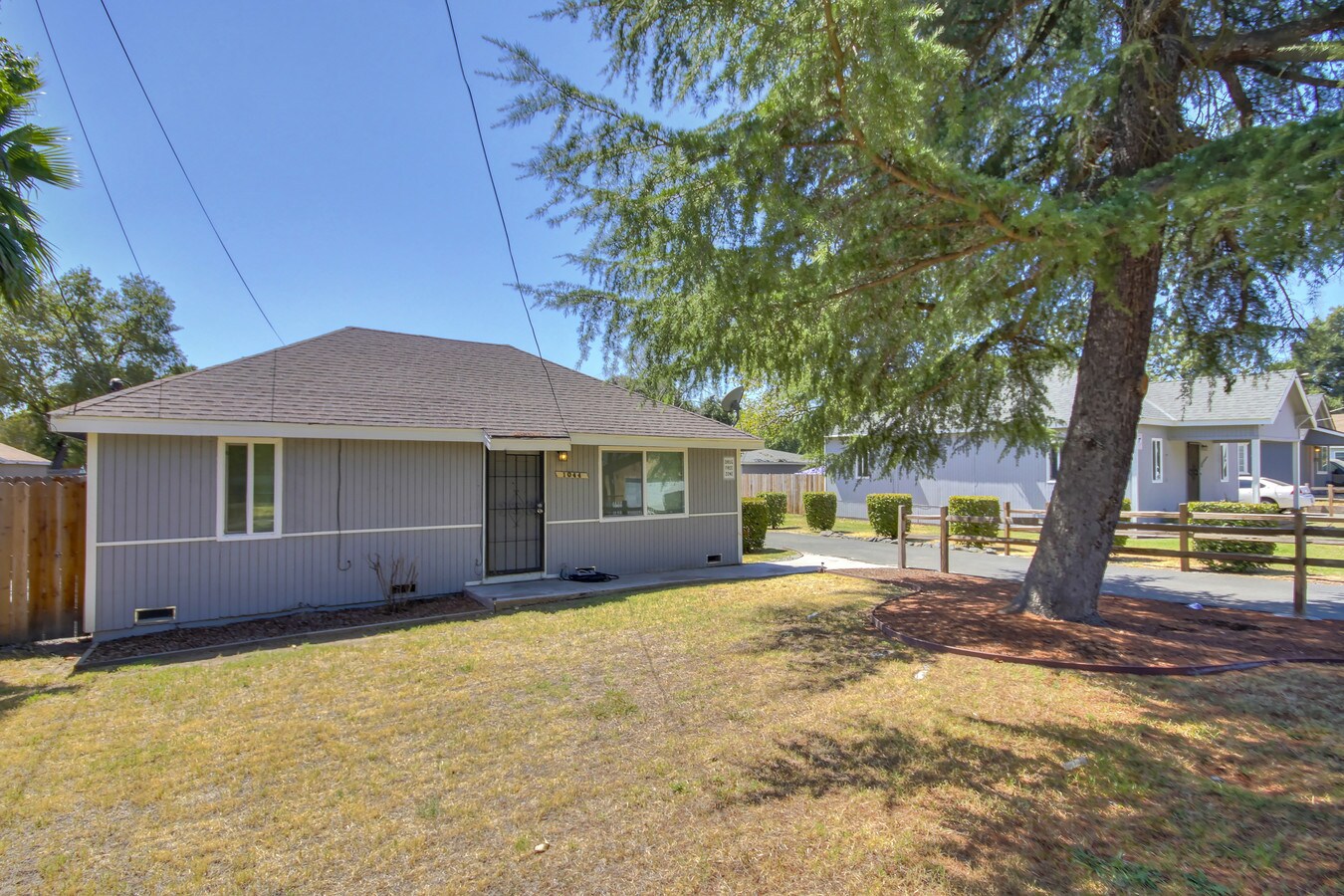 1044 Sonoma Ave, Sacramento, CA 95815