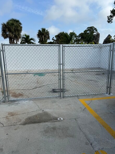 3047 Terrace Ave, Naples, FL for lease - Building Photo - Image 3 of 3