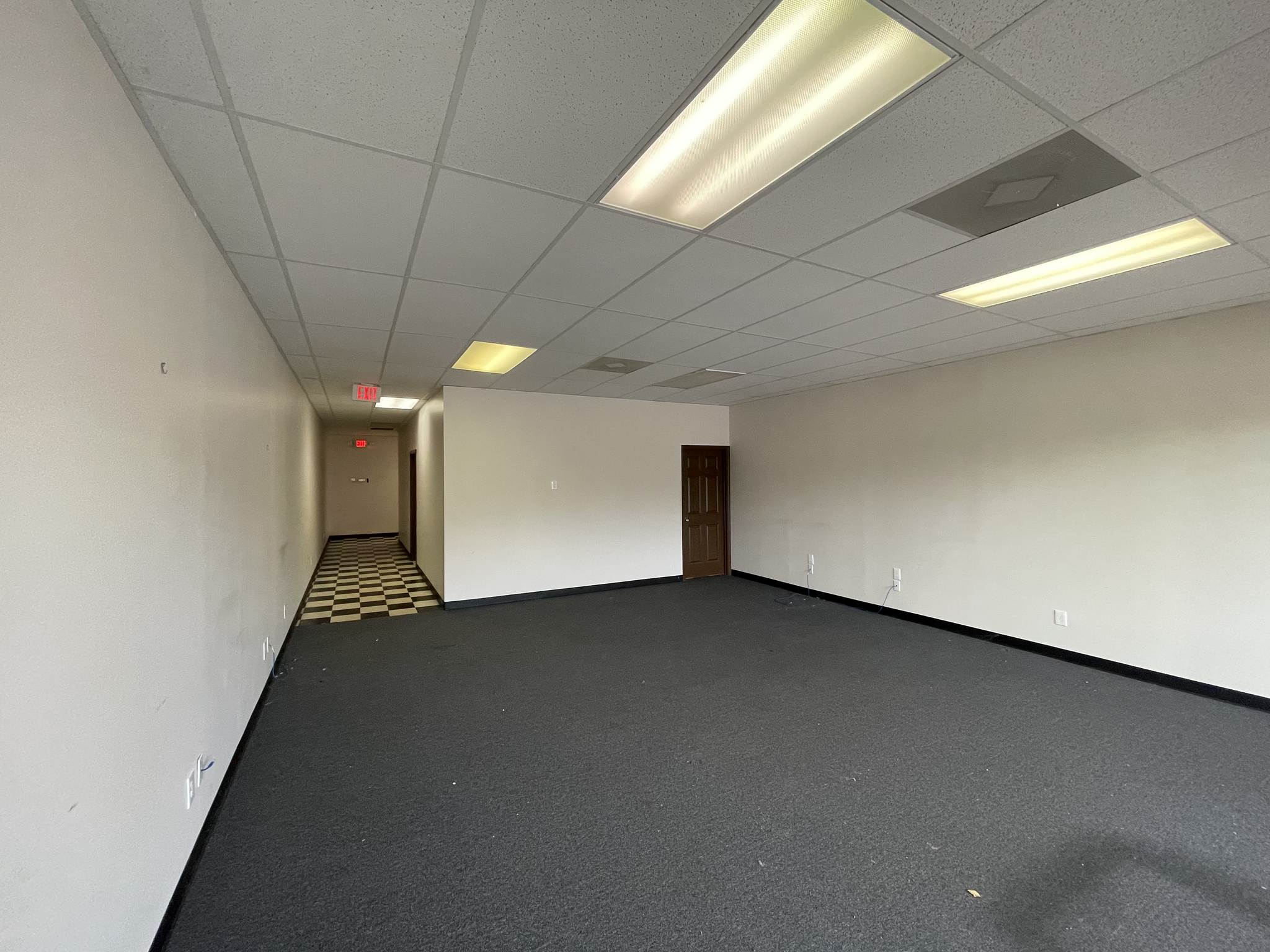 2725 Northwest Blvd, Newton, NC for lease Interior Photo- Image 1 of 6