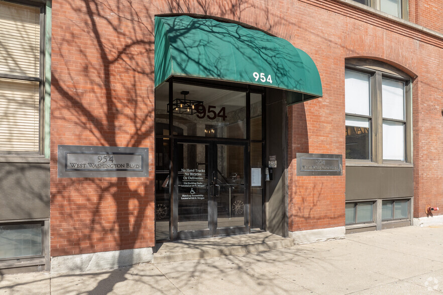 954 W Washington Blvd, Chicago, IL for lease - Building Photo - Image 3 of 4