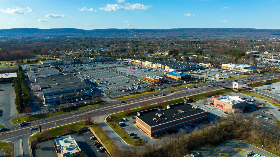 4201-4259 Union Deposit Rd, Harrisburg, PA for lease - Building Photo - Image 1 of 1