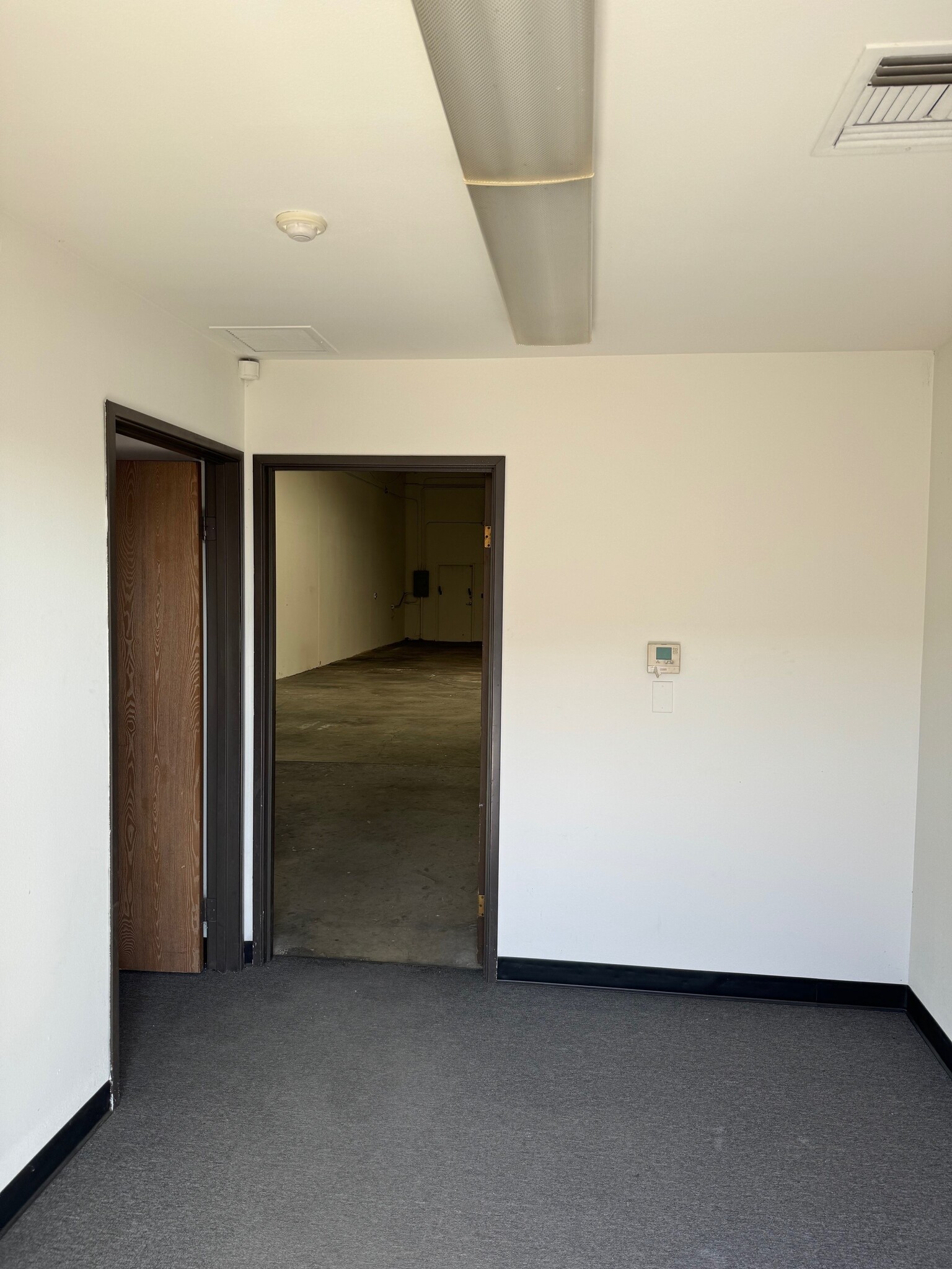 9302-9308 Narnia Dr, Riverside, CA for lease Interior Photo- Image 1 of 6