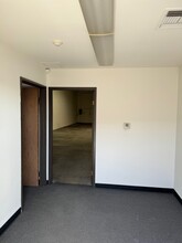 9302-9308 Narnia Dr, Riverside, CA for lease Interior Photo- Image 1 of 6