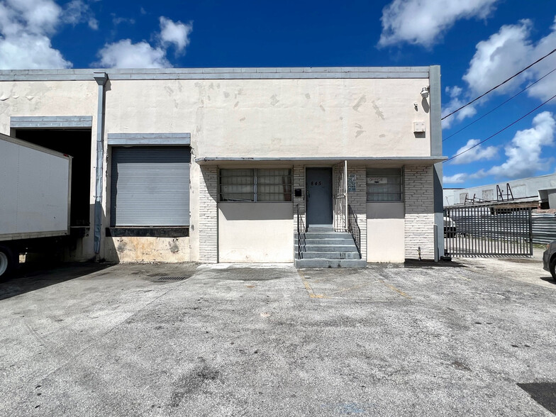 845-849 W 18th St, Hialeah, FL for lease - Building Photo - Image 1 of 2