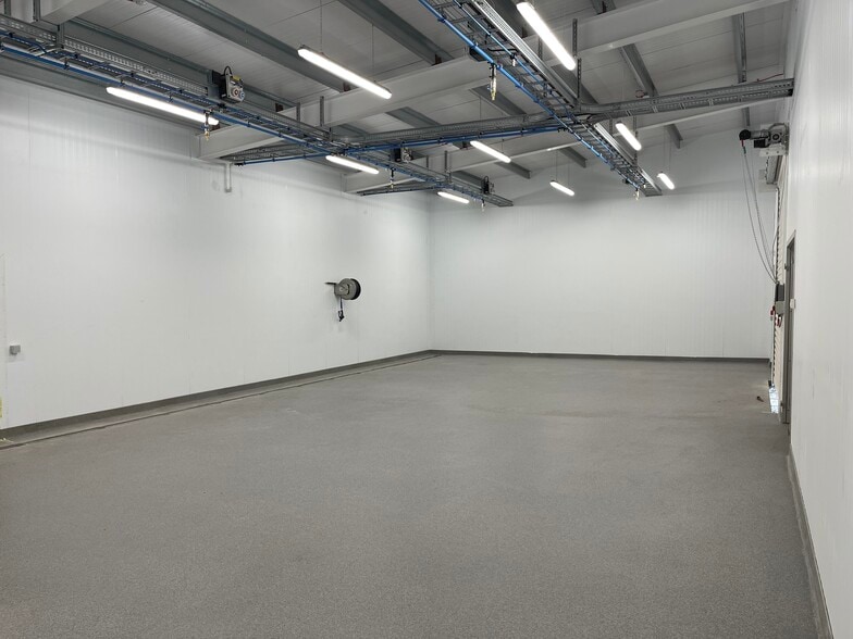 17 Blackhouse Cir, Peterhead for lease - Building Photo - Image 2 of 7