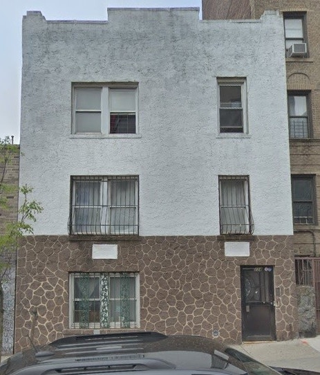 234 E 203rd St, Bronx, NY for sale - Primary Photo - Image 1 of 1