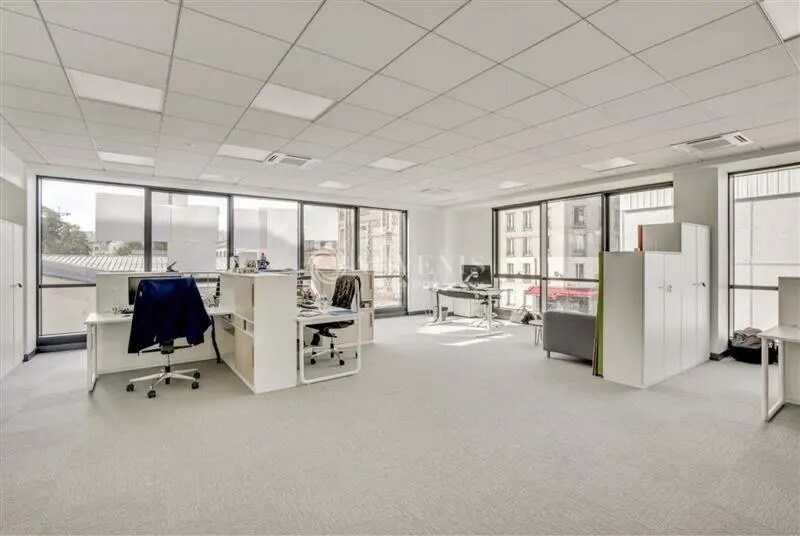 Office in Ivry-sur-Seine for lease - Building Photo - Image 3 of 12