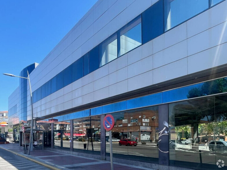 Retail in Humanes de Madrid, MAD for lease - Building Photo - Image 1 of 11