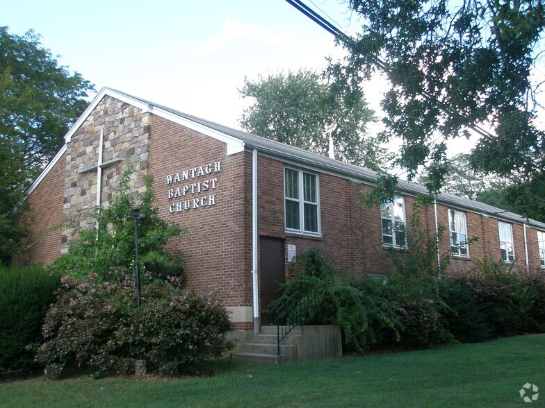 1081 Wantagh Ave, Wantagh, NY for sale - Primary Photo - Image 1 of 1