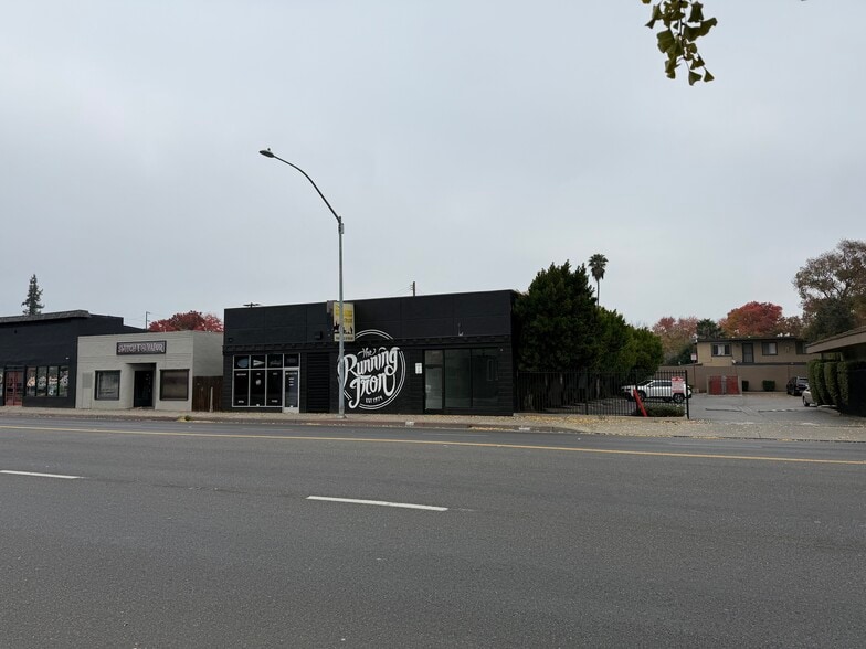 514-520 McHenry Ave, Modesto, CA for lease - Building Photo - Image 1 of 1