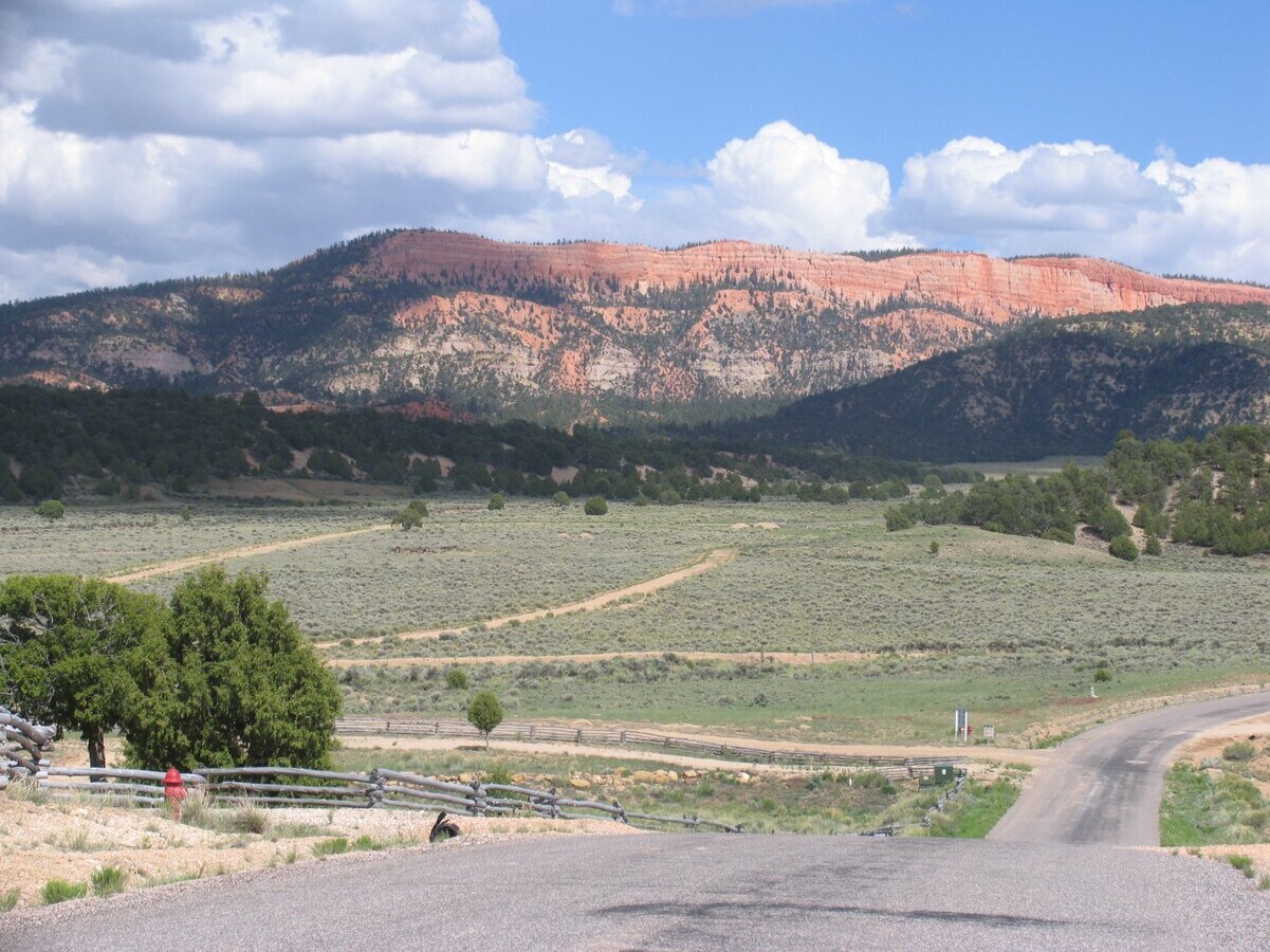 Paunsaugunt Cliffs Subdivision, Hatch, UT 84735