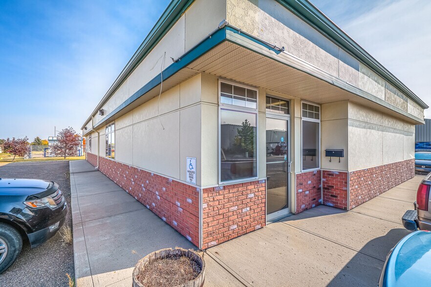 2801 50 Av, Lloydminster, SK for sale - Primary Photo - Image 1 of 1