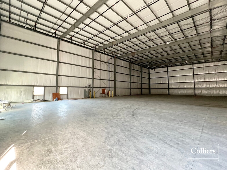 1400 Grant Industrial Dr, O'Fallon, MO for lease - Interior Photo - Image 3 of 4