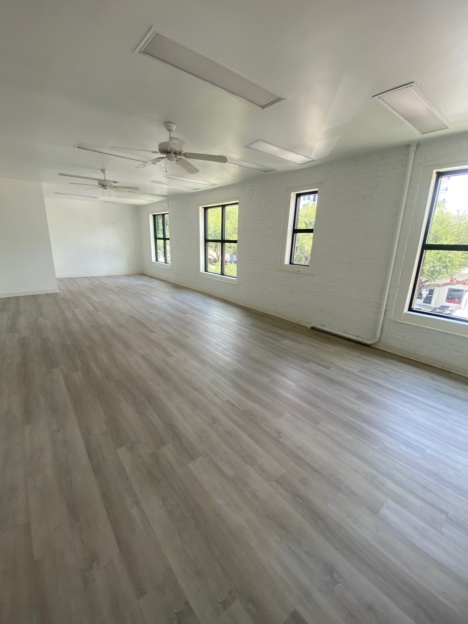 900-912 Central Ave, Saint Petersburg, FL for lease Interior Photo- Image 1 of 10