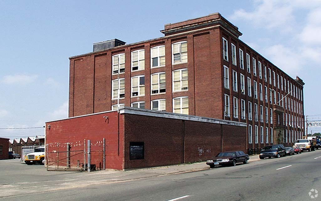 1069 Connecticut Ave, Bridgeport, CT 06607 | LoopNet