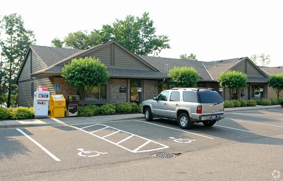 3250-3254 Rice St, Little Canada, MN for sale - Building Photo - Image 1 of 1