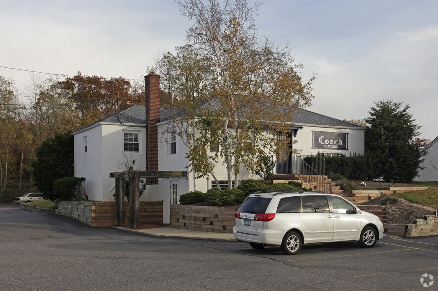 210 Commack Rd, Commack, NY for sale - Primary Photo - Image 1 of 1