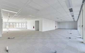 Office in Lyon for lease Interior Photo- Image 2 of 6