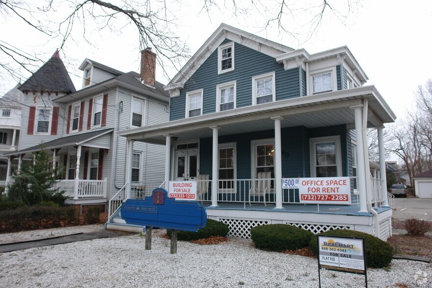 60 E Main St, Freehold, NJ 07728
