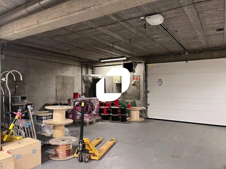 7 Place Gutenberg, Templemars for lease - Building Photo - Image 1 of 16