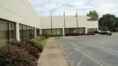 140 Corporate Dr, Spartanburg, SC for lease Building Photo- Image 2 of 5