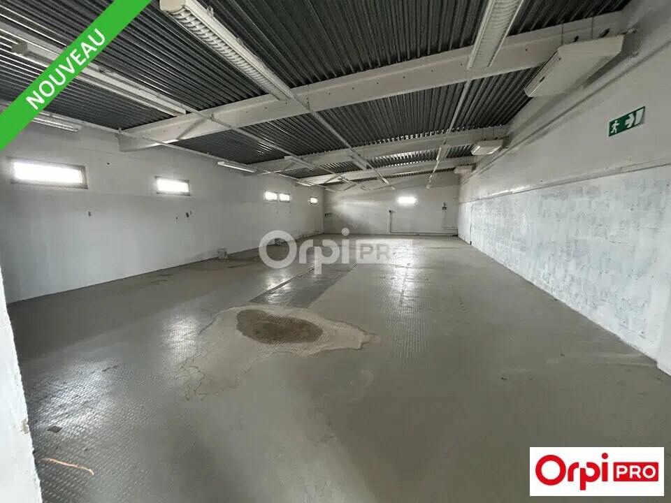 Flex in Valence for lease Interior Photo- Image 1 of 7