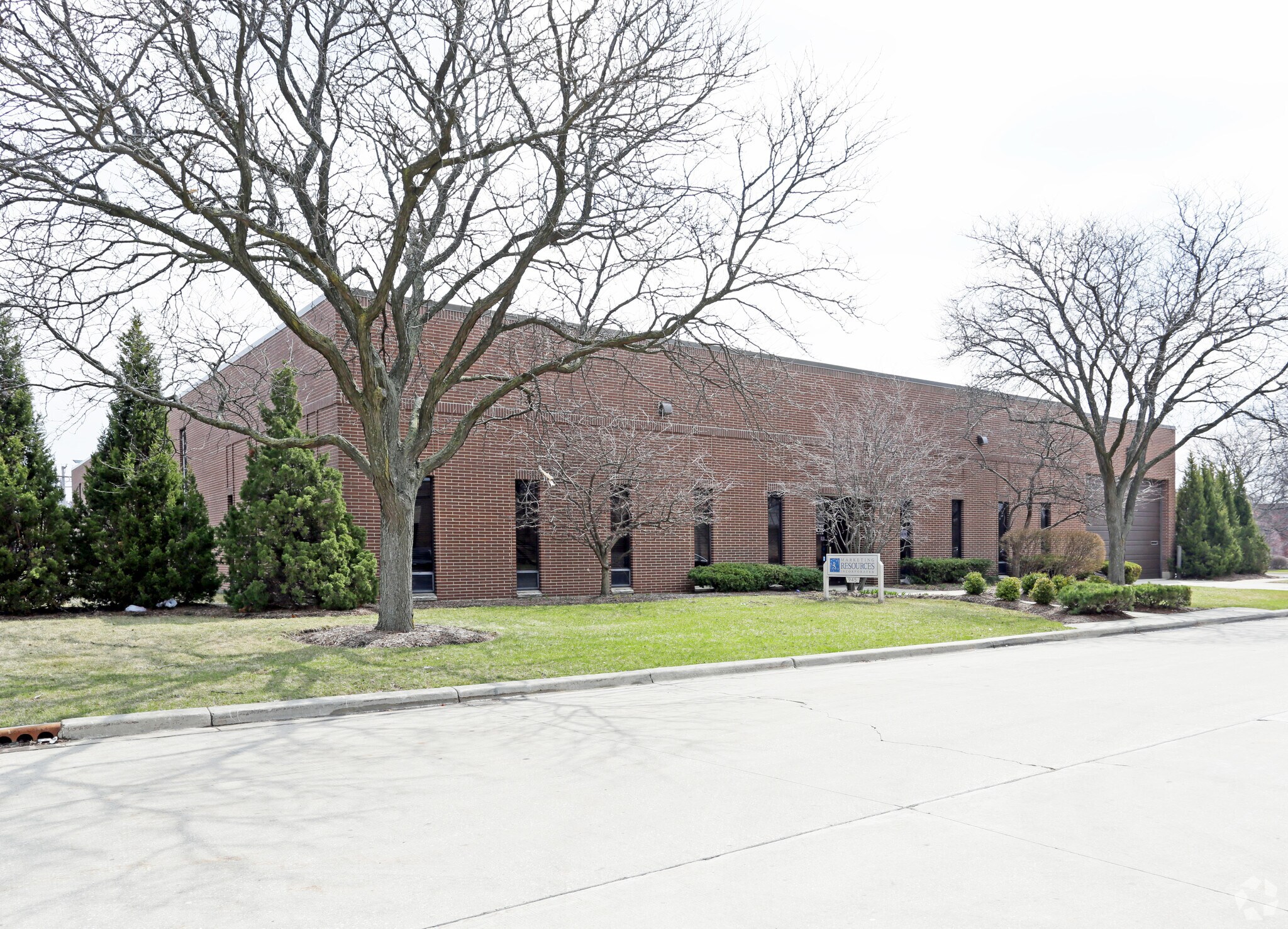 945 N Oaklawn Ave, Elmhurst, IL for sale Primary Photo- Image 1 of 1