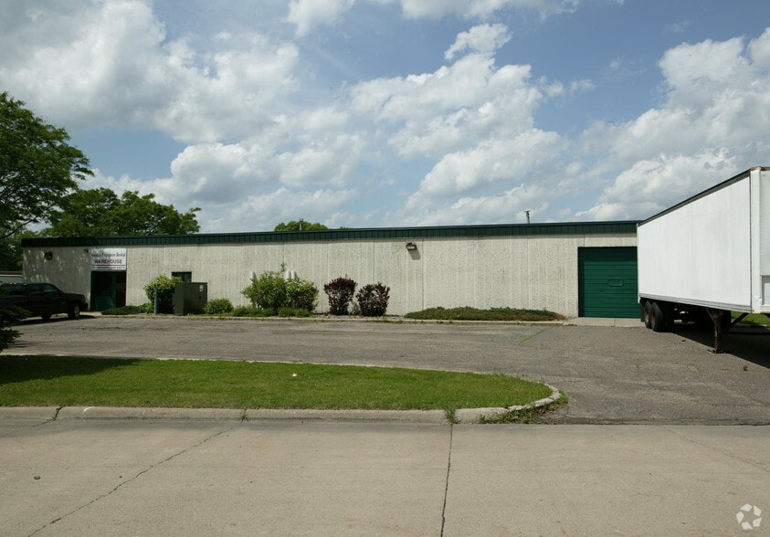 2845 S Anthony Ln, Saint Anthony, MN for lease - Building Photo - Image 2 of 6