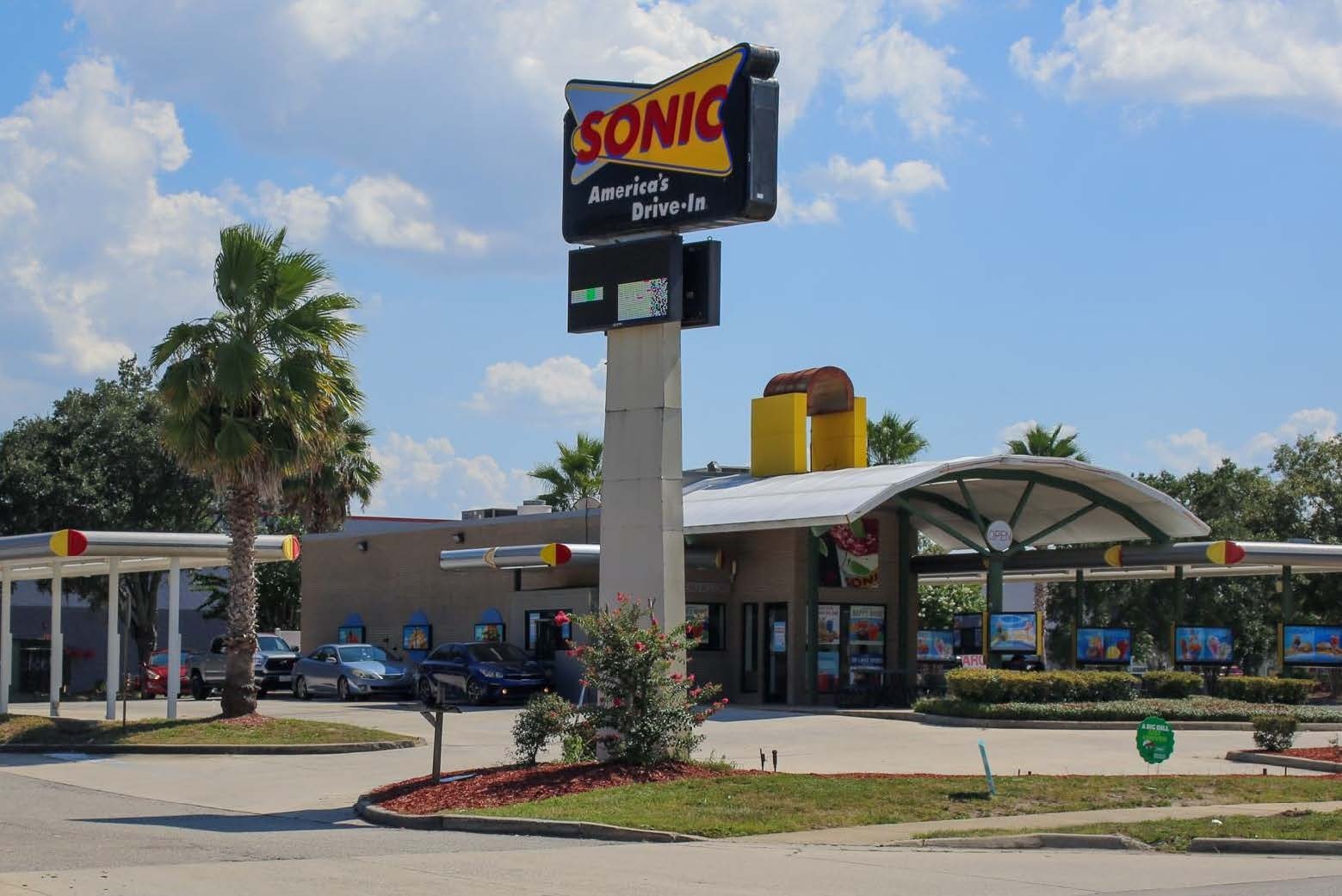 9572 Regency Square Blvd N, Jacksonville, FL for sale Building Photo- Image 1 of 1