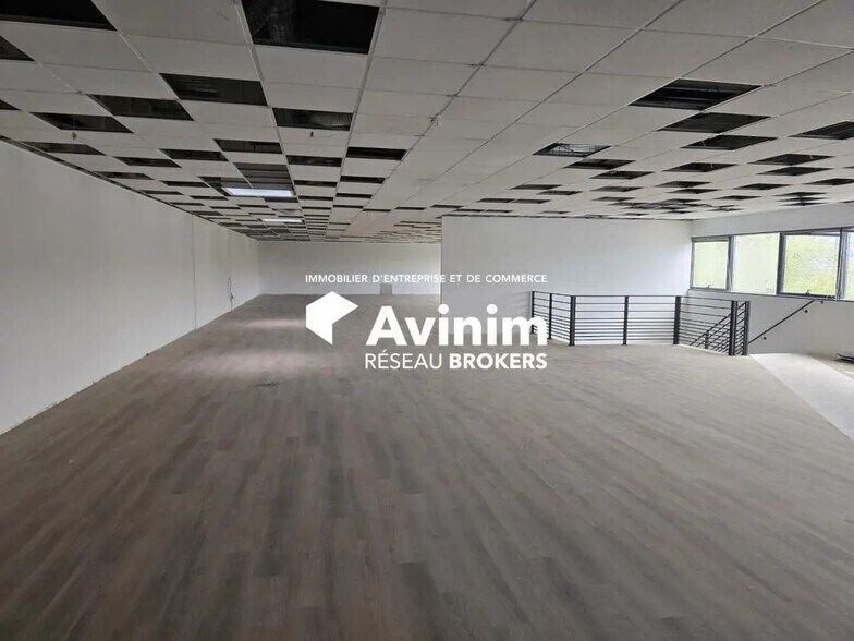 Industrial in Taverny for lease - Interior Photo - Image 3 of 4