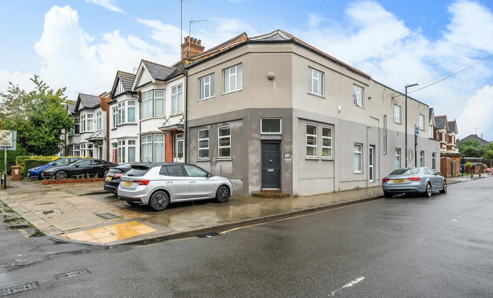 107 Hindes Rd, Harrow for sale - Building Photo - Image 1 of 5