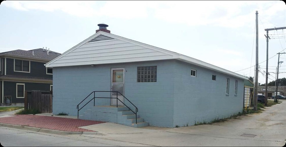 414 S 4th St, Manhattan, KS 66502