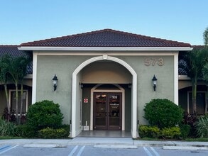 Lake Whitney Campus, Port Saint Lucie, FL for lease Interior Photo- Image 2 of 5