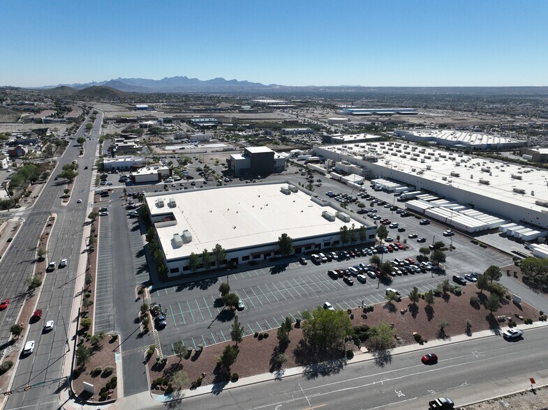1575 N Resler Dr, El Paso, TX for lease - Building Photo - Image 1 of 18