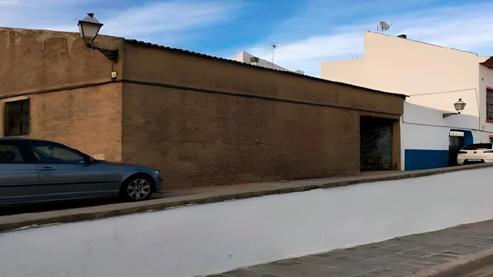 Calle los Monteros, 2, Villamanrique de la Condesa, Sevilla for sale - Building Photo - Image 1 of 2