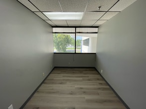 136 S Illinois Ave, Oak Ridge, TN for lease Interior Photo- Image 2 of 4