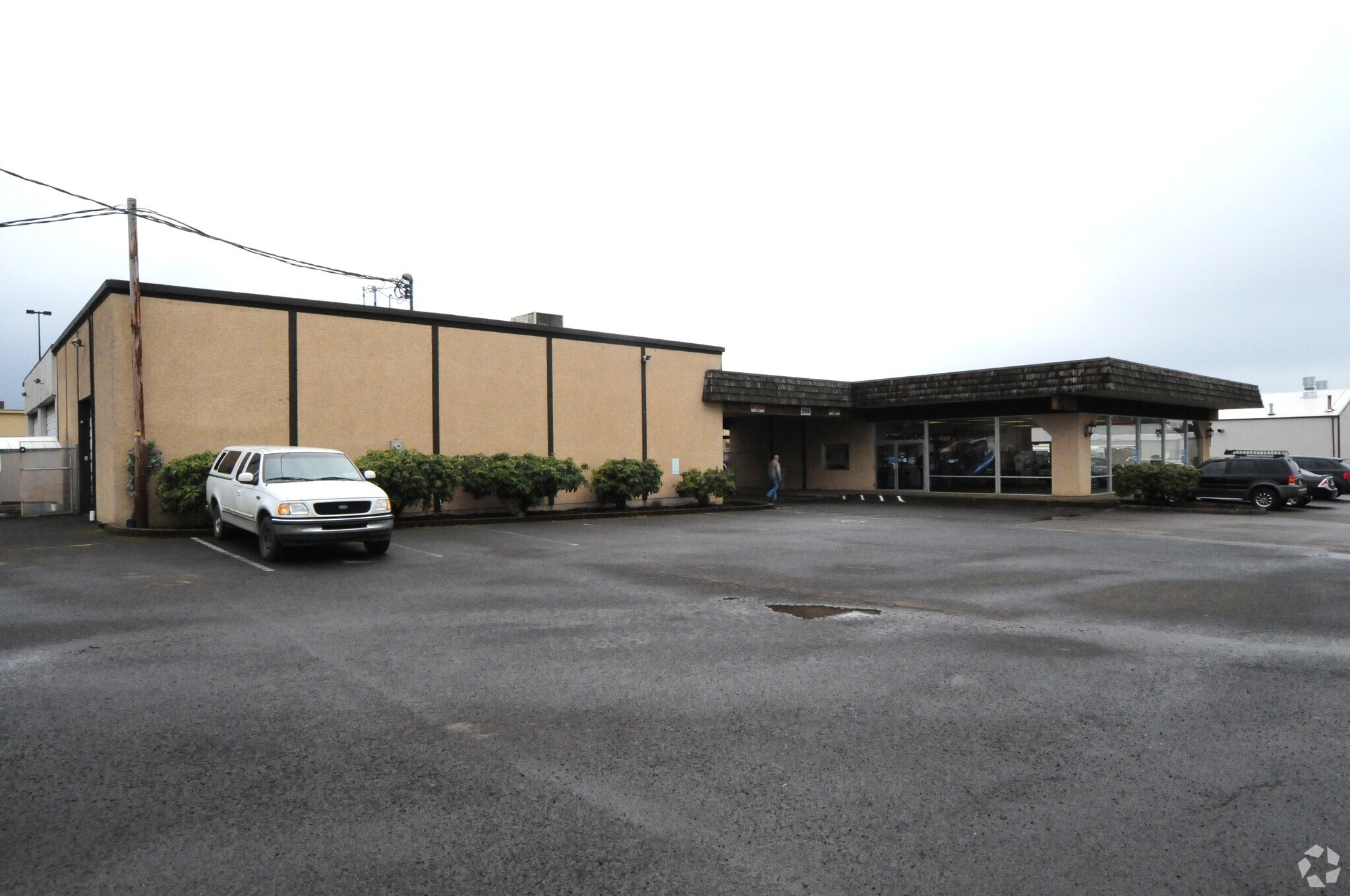 201 NE Polk Station Rd, Dallas, OR for lease Primary Photo- Image 1 of 6