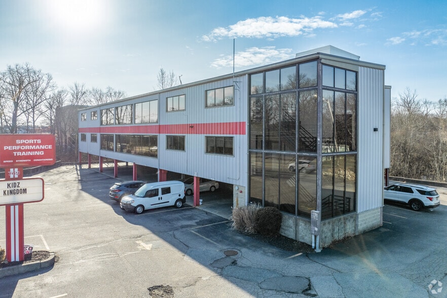 749 S Washington St, North Attleboro, MA for lease - Building Photo - Image 1 of 4