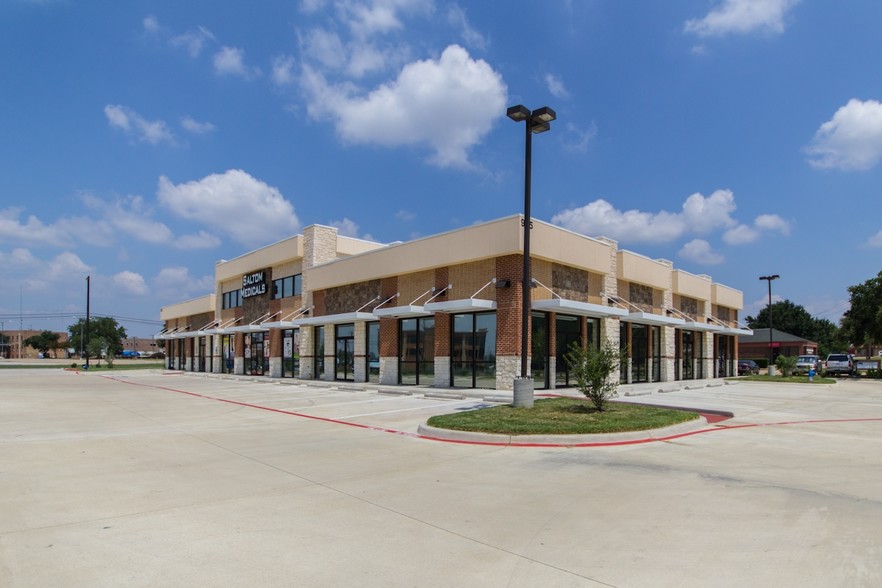 925 N Bryan Belt Line Rd, Mesquite, TX for lease - Building Photo - Image 2 of 13