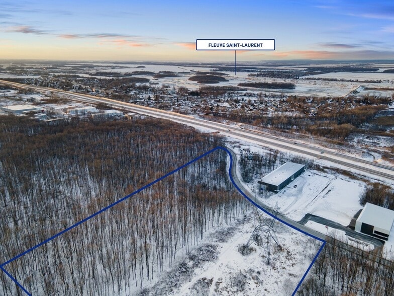 Av Pierre-Dansereau, Salaberry-de-valleyfield, QC for sale - Aerial - Image 3 of 16