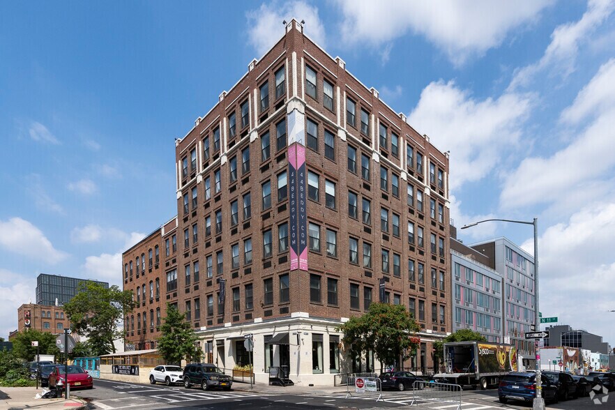 44 Berry St, Brooklyn, NY for sale - Primary Photo - Image 1 of 1