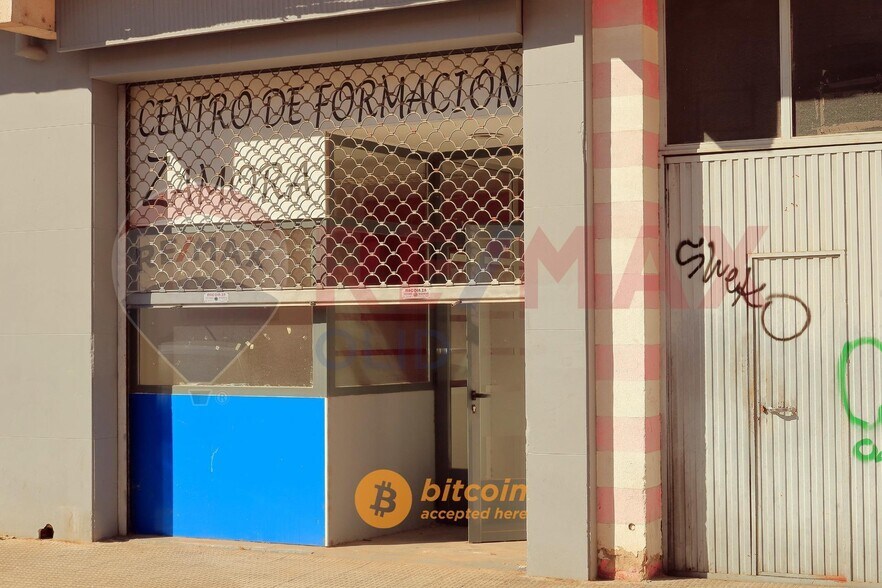 Retail in Zamora for sale - Building Photo - Image 3 of 23