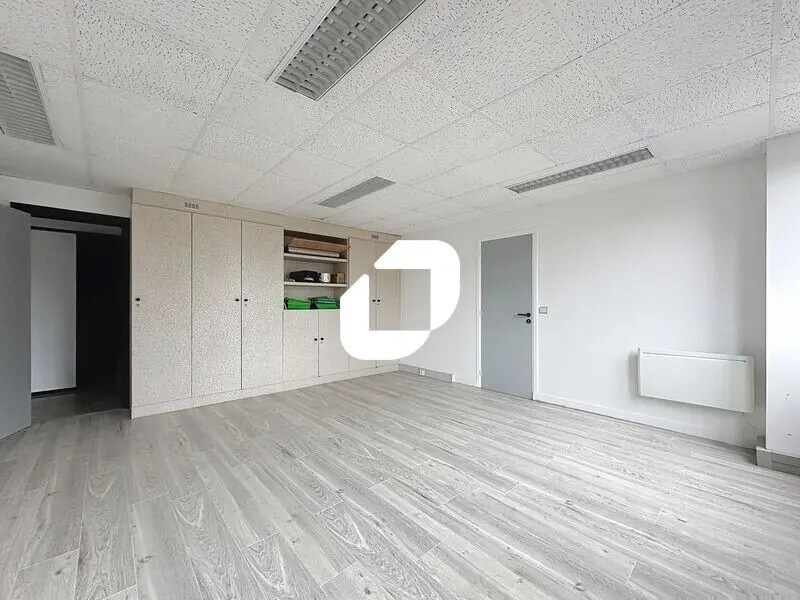 20 Bis Rue Schnapper, Saint-Germain-en-Laye for lease Interior Photo- Image 1 of 9