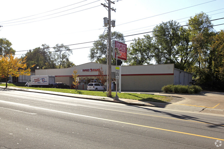 8320 Airport Rd, Berkeley, MO for lease - Building Photo - Image 2 of 3