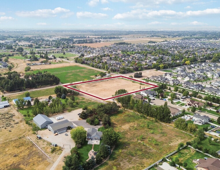 3.75 Acres portfolio of 6 properties for sale on LoopNet.com - Building Photo - Image 1 of 5