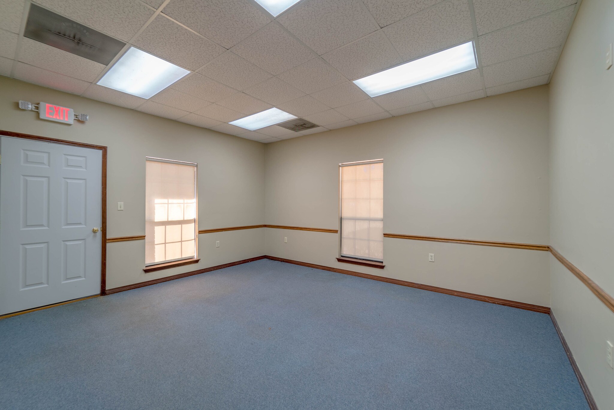 1222 S Main St, Poplarville, MS 39470 Poplarville Office Building