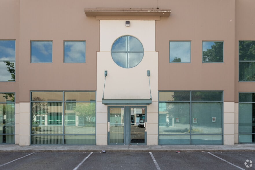 1525 Broadway St, Port Coquitlam, BC for lease - Building Photo - Image 3 of 12
